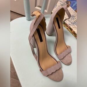 Elegant Scalloped Strap Heels - Purple